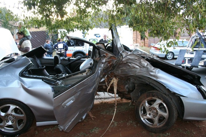 Car Crashes Into Tree